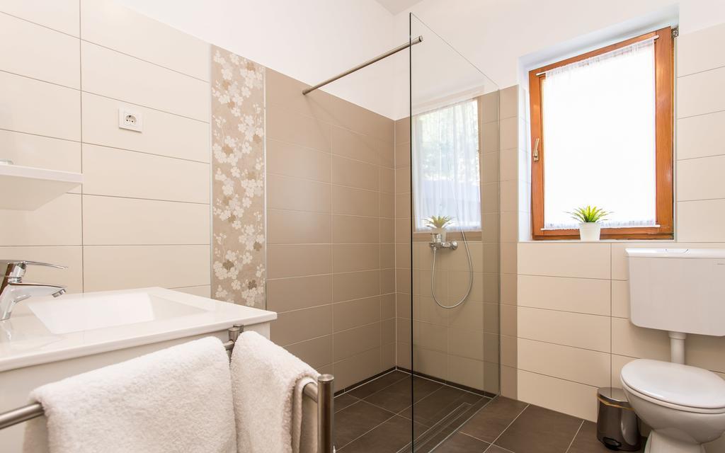 Apartments Frgacic Baška Buitenkant foto