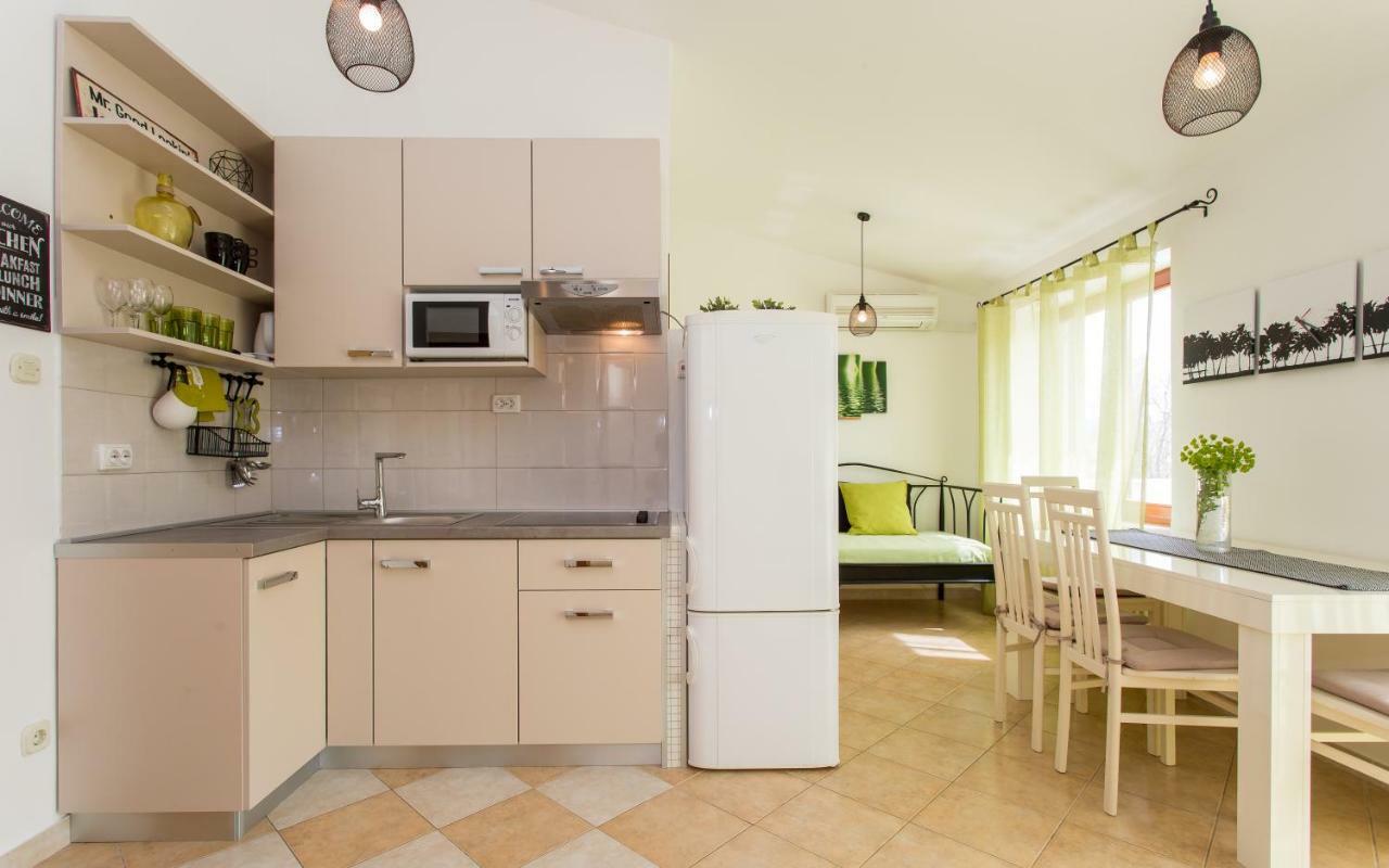 Apartments Frgacic Baška Buitenkant foto